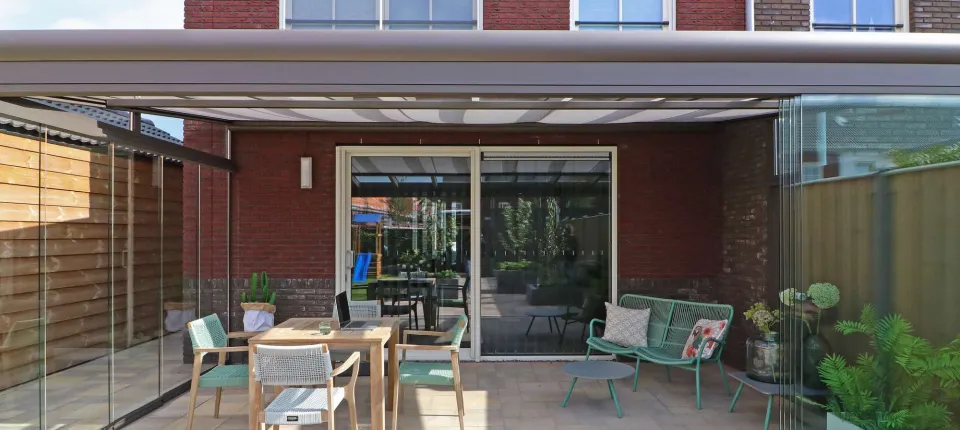 Vooraanzicht tuinkamer