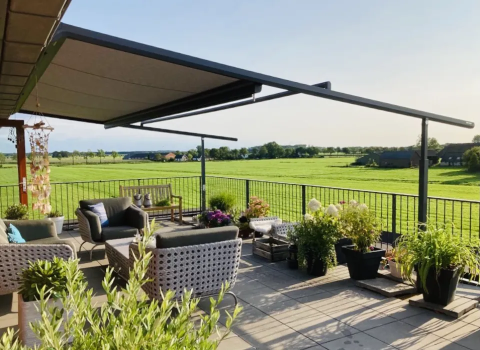 Pergola zonwering Weinor Plaza Viva Verandaliving