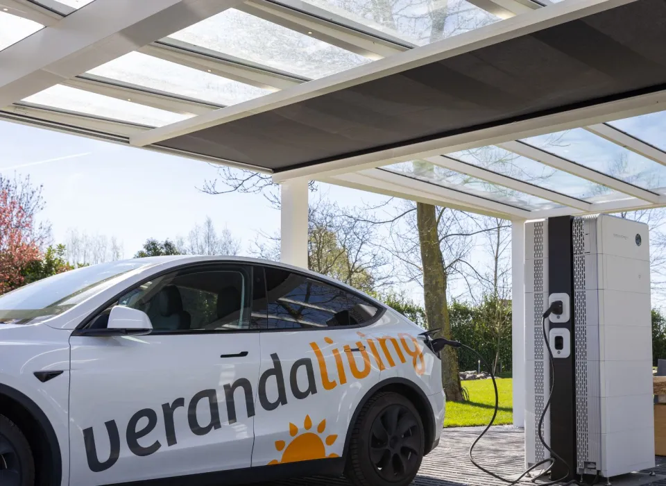 Thuisbatterij met laadpaal voor woning en tuin