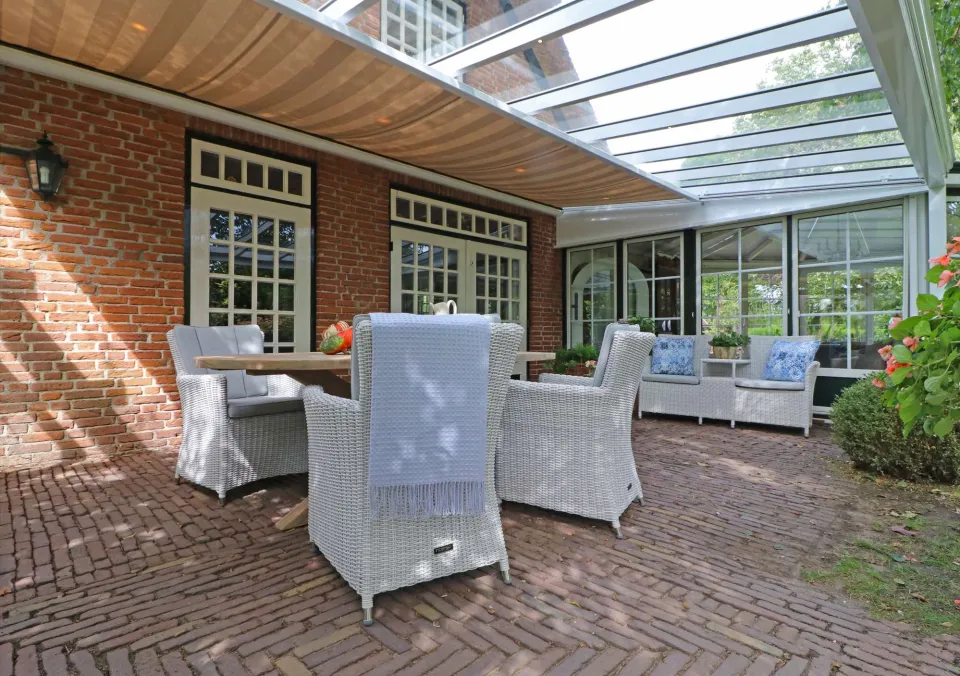 Boerderij veranda zonwering half