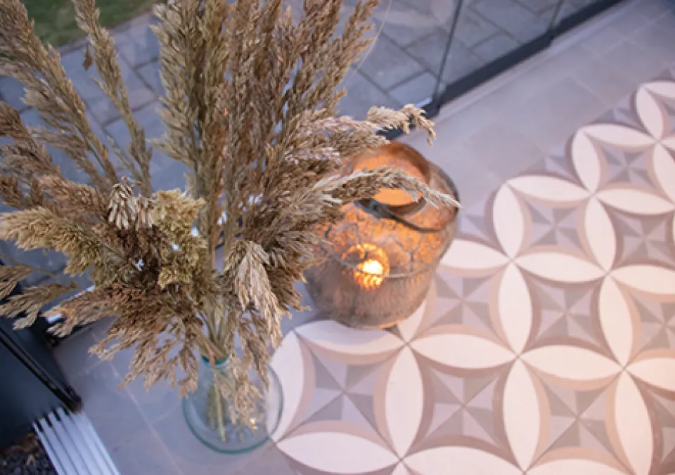 Verandaliving tuinkamer met tegelvloer