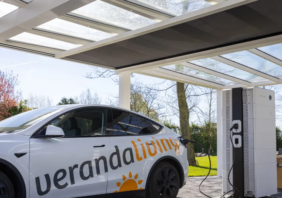 Thuisbatterij met laadpaal voor woning en tuin
